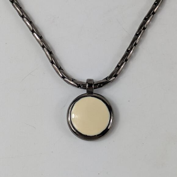 Liz Claiborne 15" Necklace Enamel Cream Gunmetal Gray Silver Articulated Chain - Picture 2 of 6